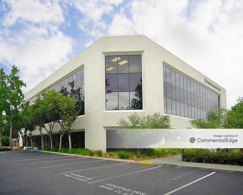 700 East El Camino Real