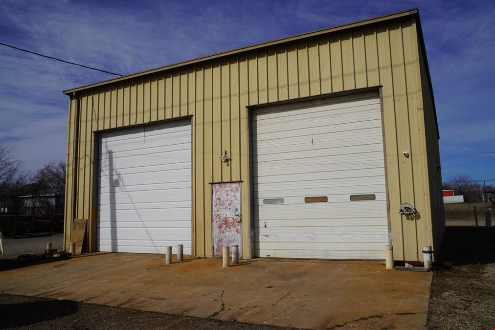 Insulated Commercial Building - Easy Access!