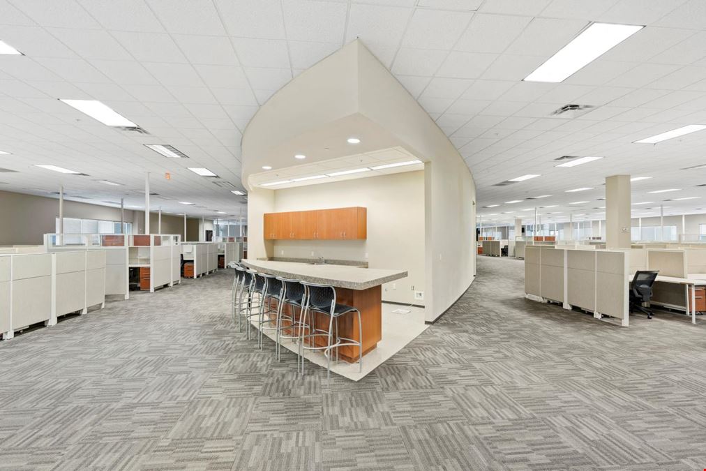 2625 West Grandview Road (R045)