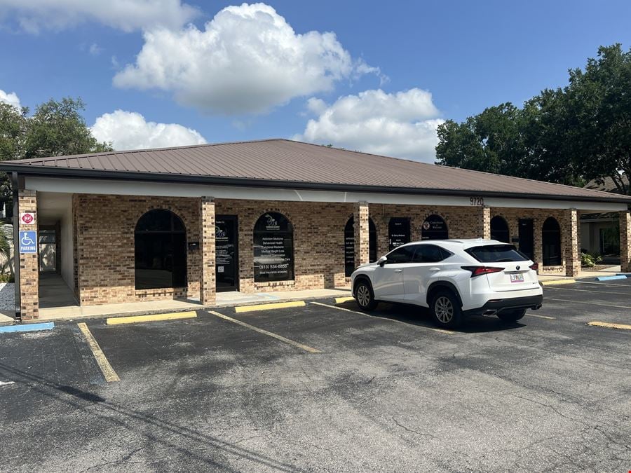 Tiffany Oaks Plaza