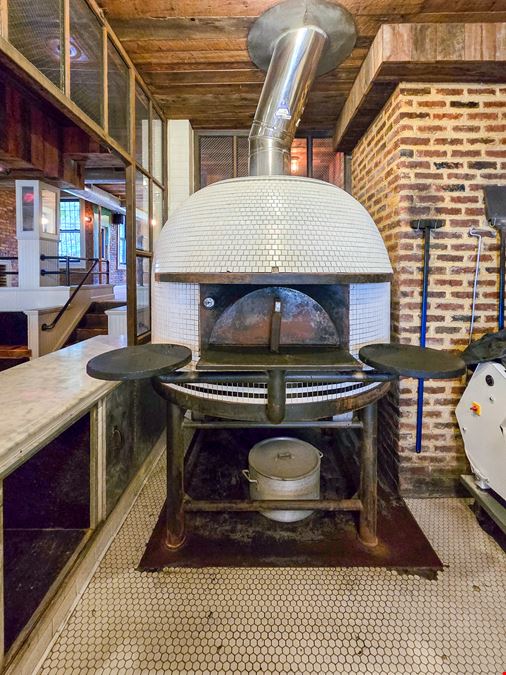 1,900 SF | 781 Franklin Avenue | Turnkey Restaurant & Bar with 1,500 SF Usable Basement for Lease