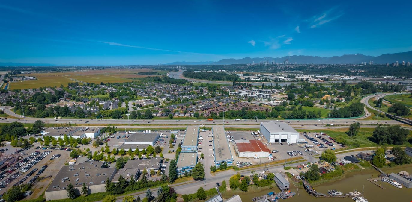 211,23251 Fraserwood Way