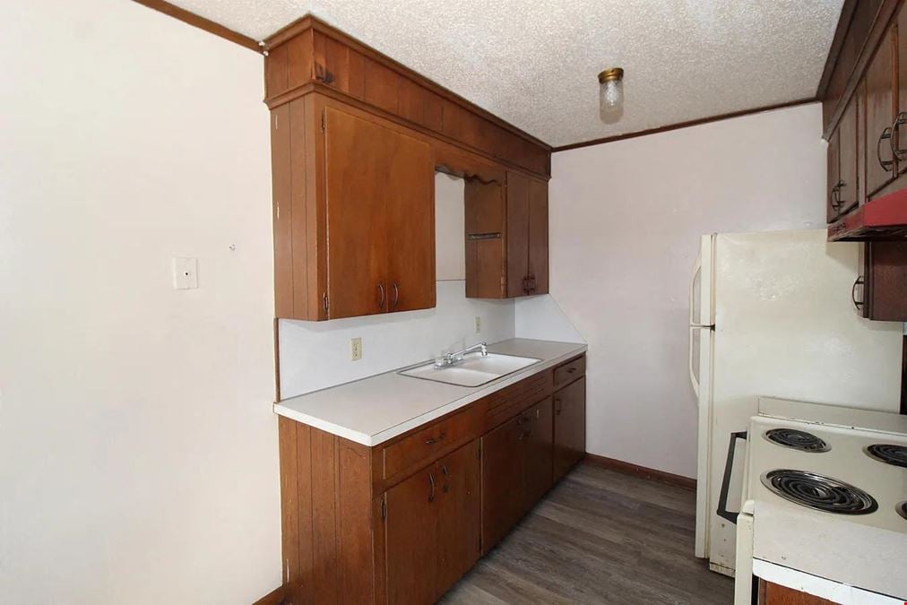 Country Club Apartments