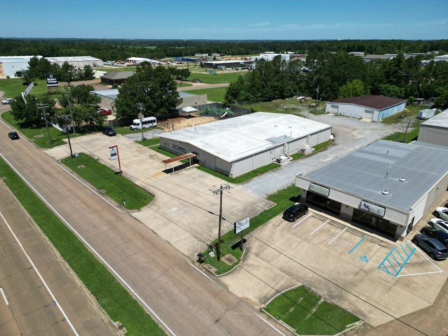Warehouse with Visibility & Access - Highway 80