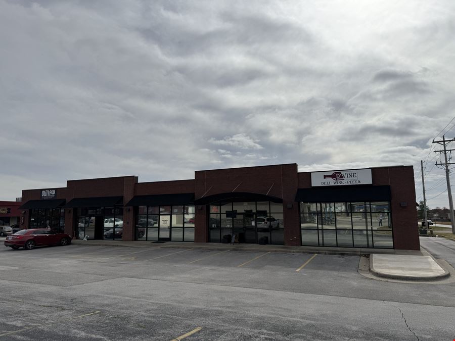 RETAIL CENTER FOR LEASE IN ROGERSVILLE