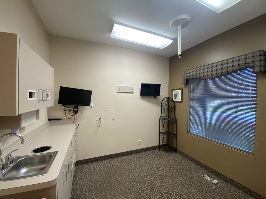 Office | Medical for Sale or Lease in Dexter