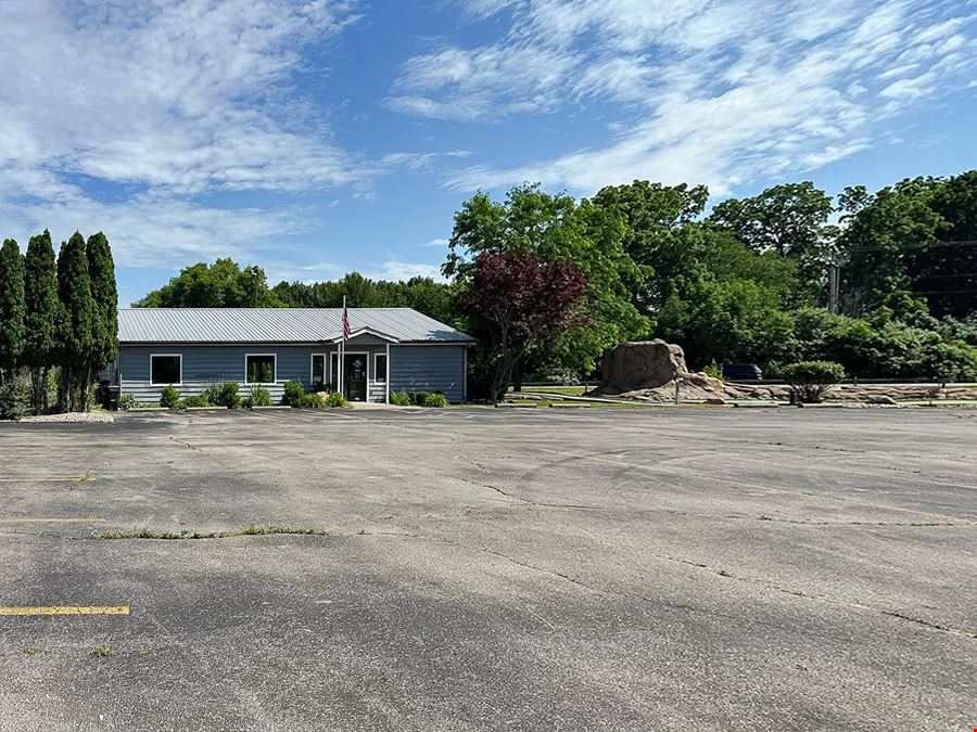 RETAIL LAND SITE ON I-69