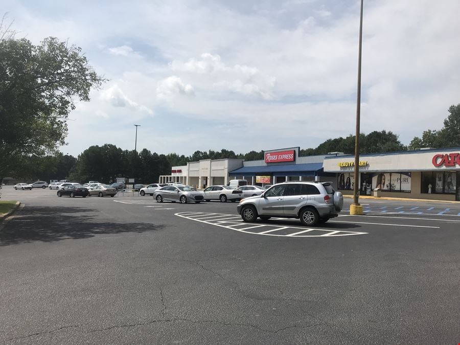 Bonner's Point Shopping Center - Roanoke, AL