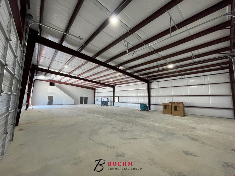 Warehouse/Office Building For Lease in Boerne Texas