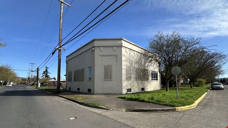 Preview of Industrial space for Sale at 975 Hemlock St