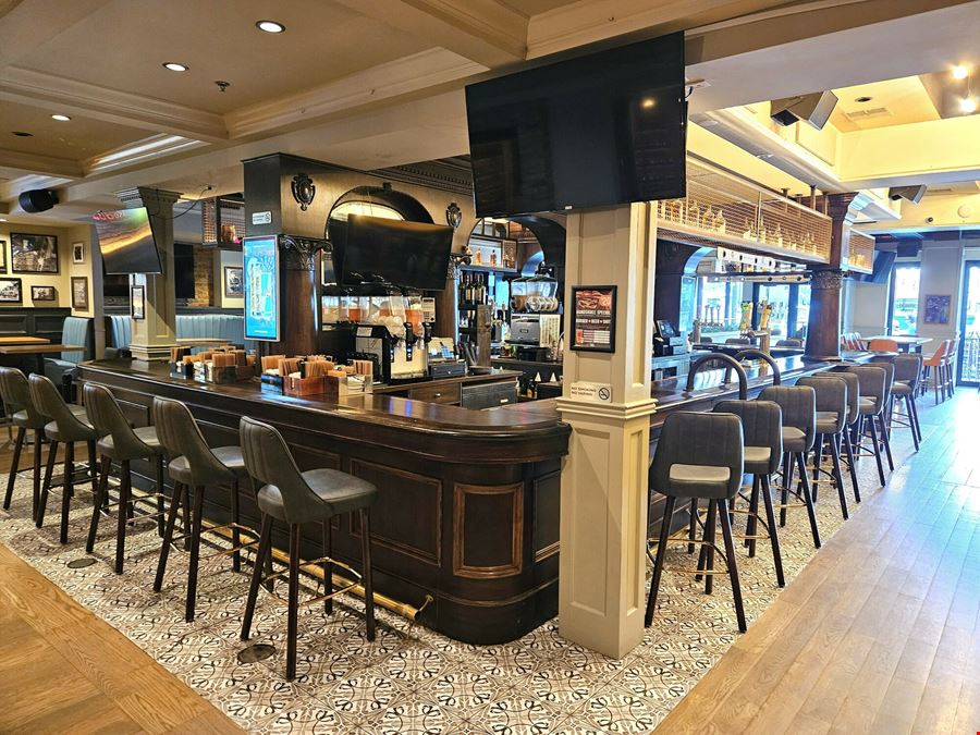 LG's Bar & Kitchen