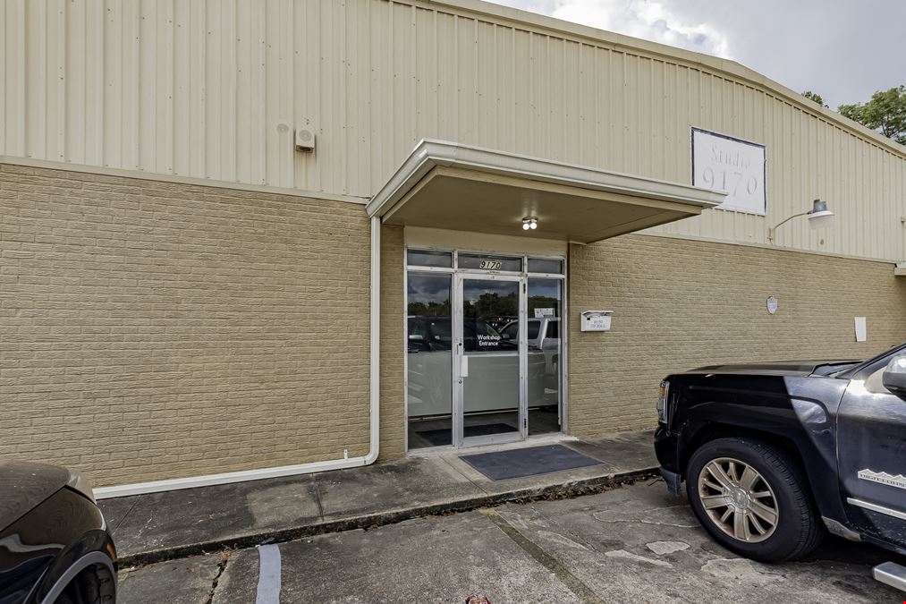 RENOVATED Office/Warehouse on S. Choctaw Dr.