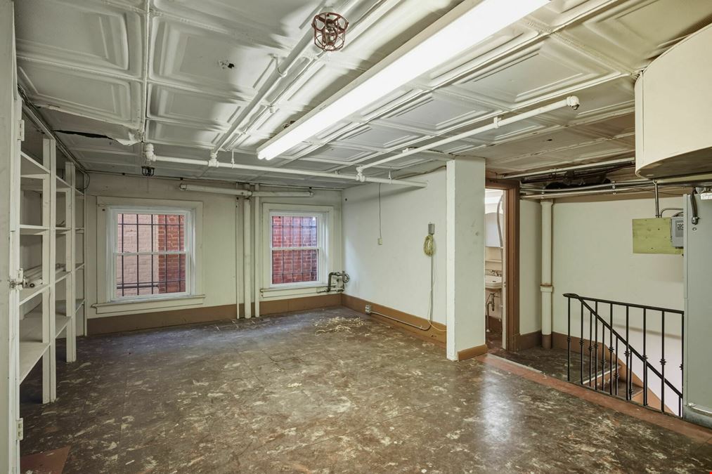 OFFICE/RETAIL SPACE AVAILABLE IN DOWNTOWN STAUNTON, VA