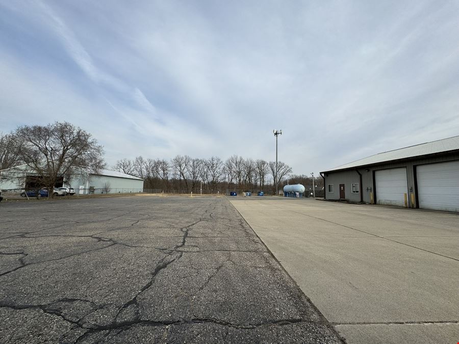 Light-Industrial/Warehouse Facility w/Cold Storage - Three Rivers