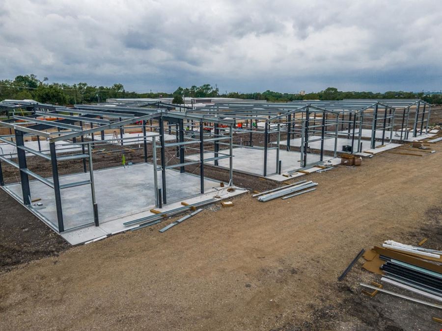10446 CR 484 - 1600 SF warehouse suites