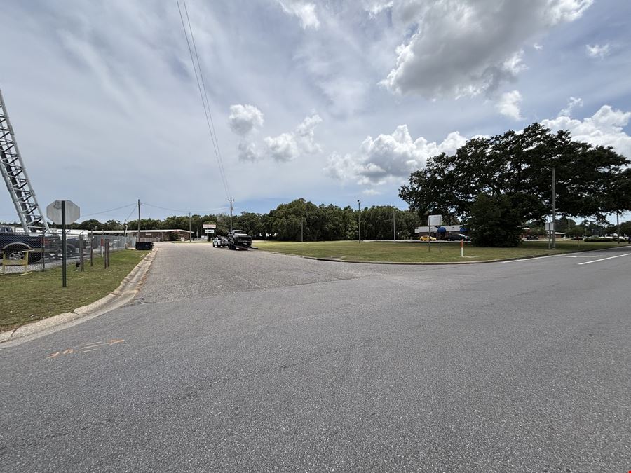 6200 North W St | Excess Land