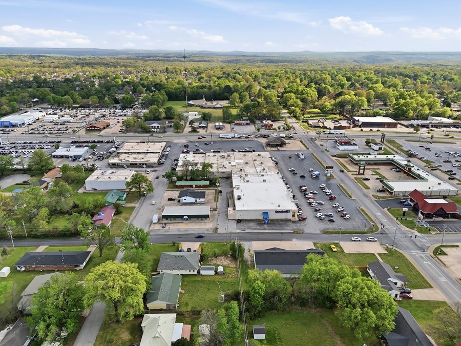 Highland Park Shopping Center