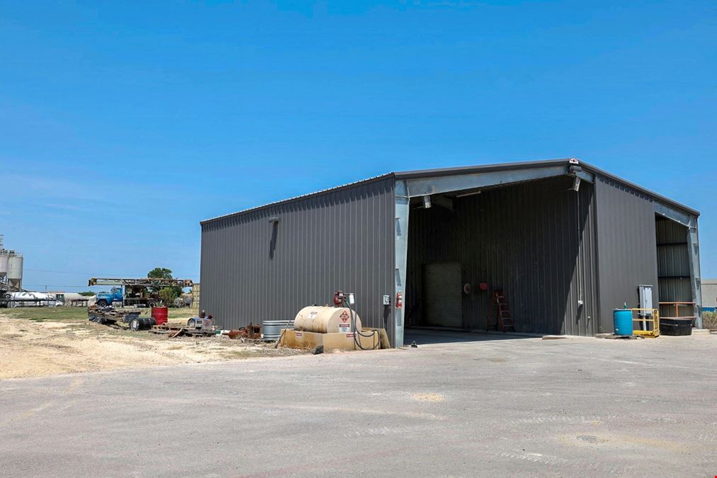 16445 N Interstate 35