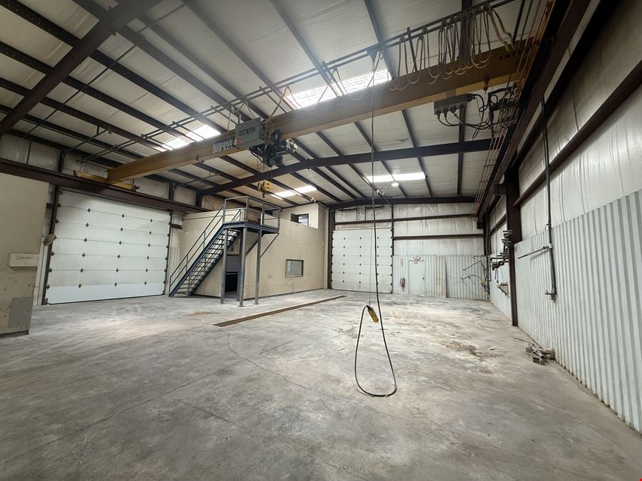 I-20 Frontage Crane Served Shop on ±7 Acres