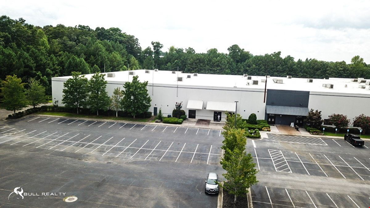 Industrial/Distribution Warehouse | ±60,000 SF