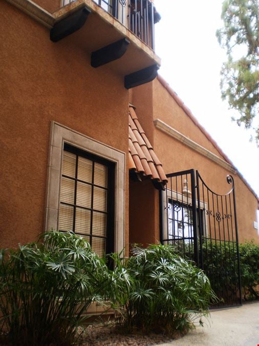 Plaza Codorniz Office Complex