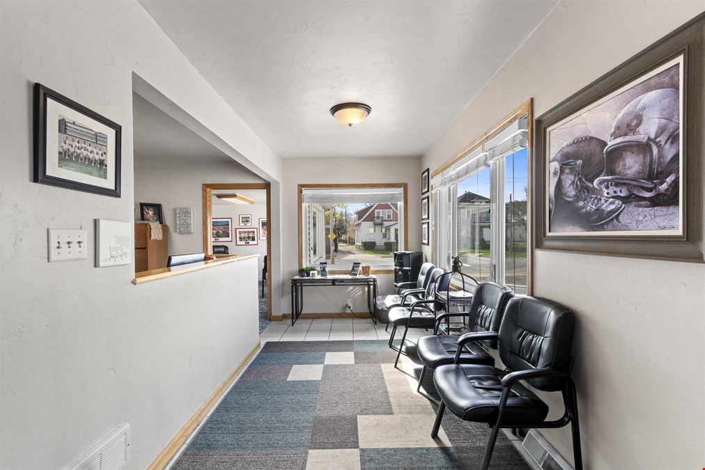 1463 Main St