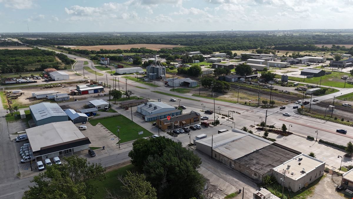 Prime Retail Space Available in Justin, TX – Ideal for Restaurant or Takeout!