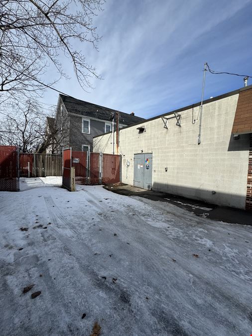 2,814+/- SF Retail Space