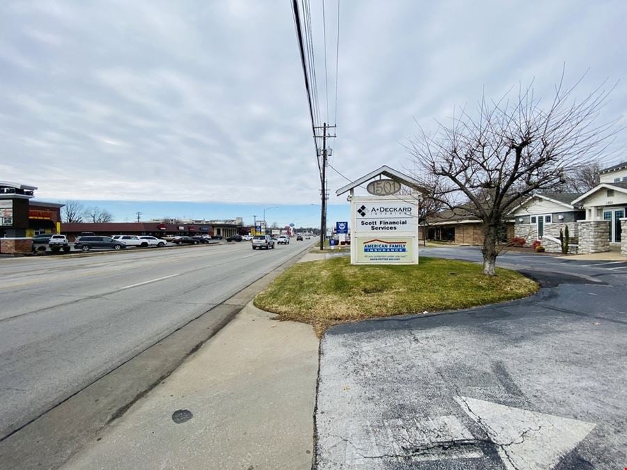 1,200' Class A Office For Lease near Sunshine & National
