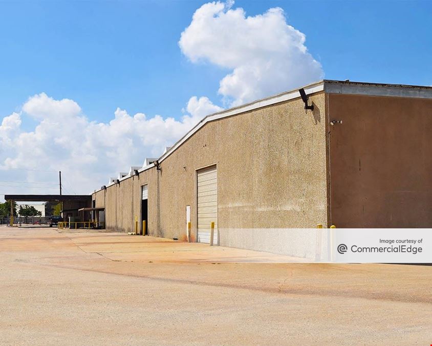2817 & 2829 Braswell Drive