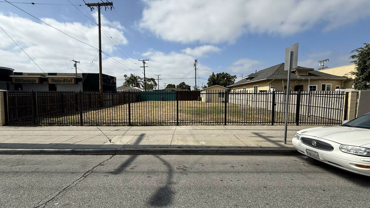 558 W Compton Blvd