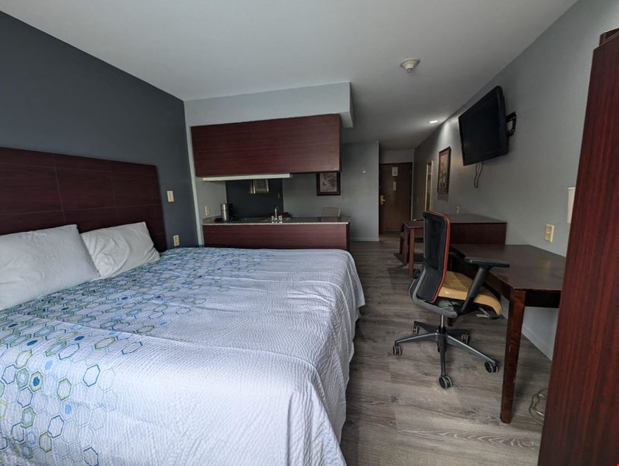 BlissPoint Inn & Suites - Toledo, OH