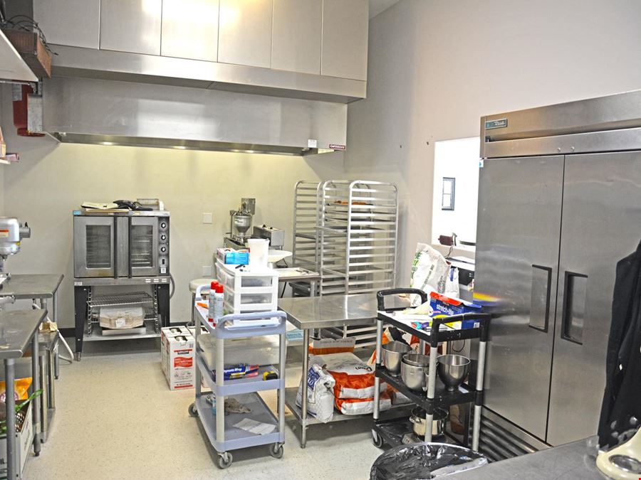 Pies, Cakes, & More Bakery