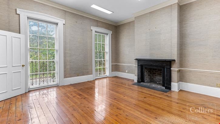 Historic Downtown Savannah Office — Prime Redevelopment Opportunity