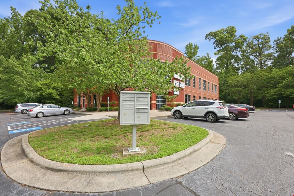 3 Suites at 502 McKnight Drive
