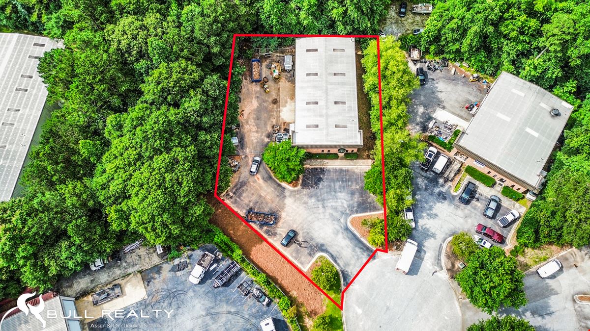 Freestanding Warehouse Building | ±6,000 SF