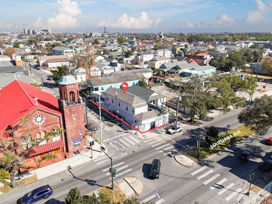Mixed-Use Freestanding Building on Louisiana Ave