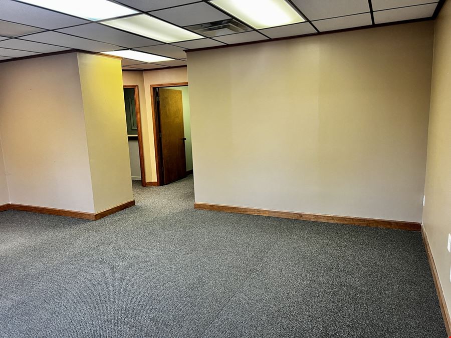 Maple Professional Plaza Office Suite