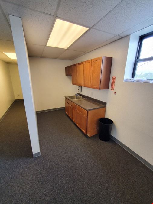 Office suite in Rockaway with kitchenette and 4 private offices