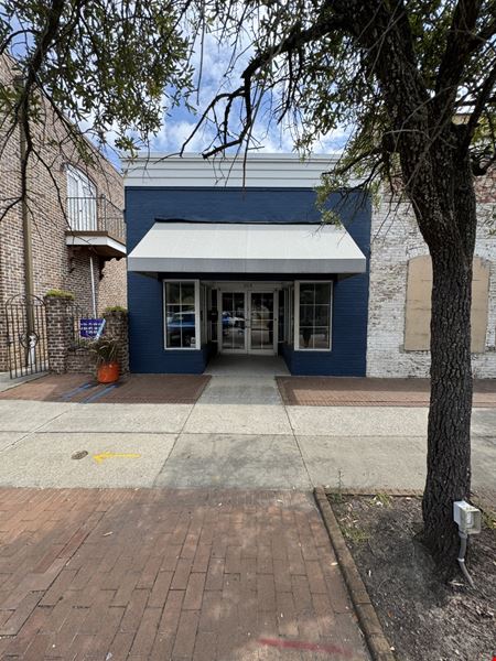 Preview of commercial space at 904 Front St