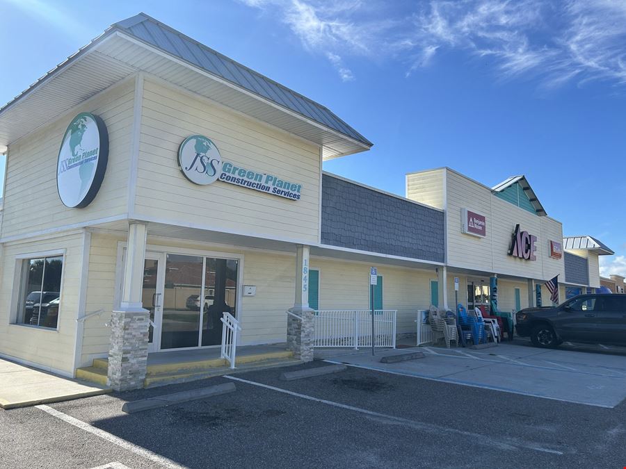 Pines Plaza