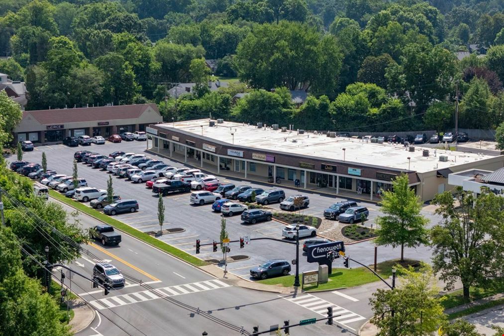 Chenoweth Plaza Shopping Center - Space for Lease