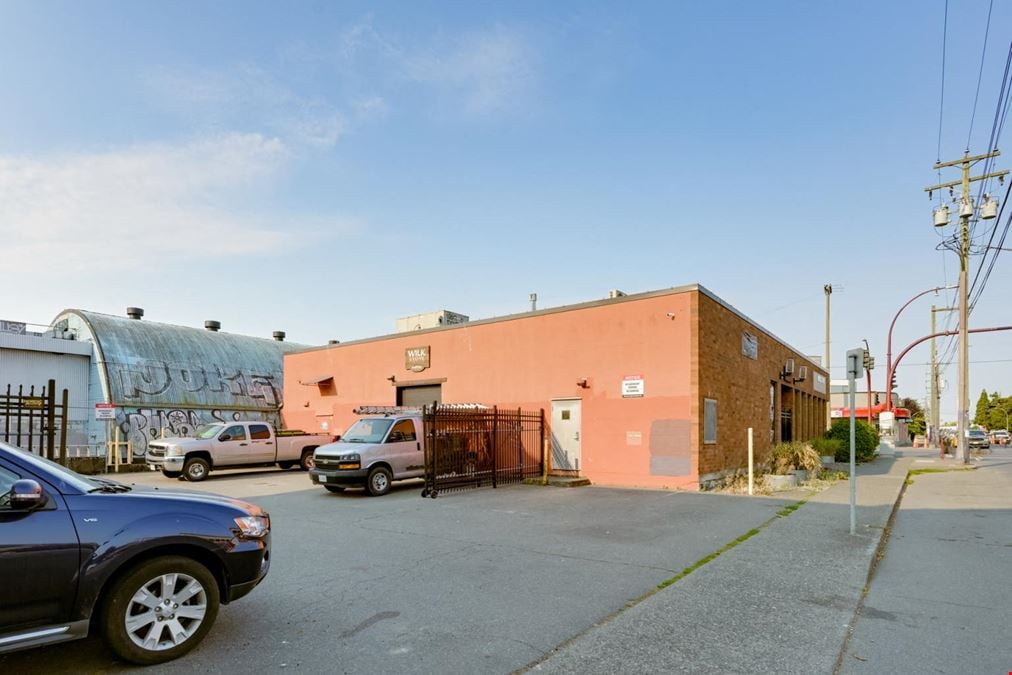 1019 Hillside Ave
