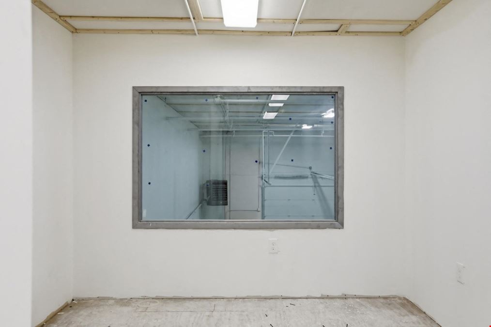 1,800 sf Industrial/ Contractor Space for Lease in Rowley, MA 