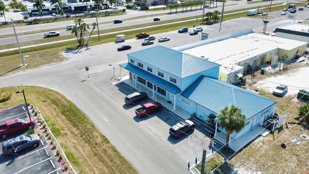 3221 Tamiami Trial 