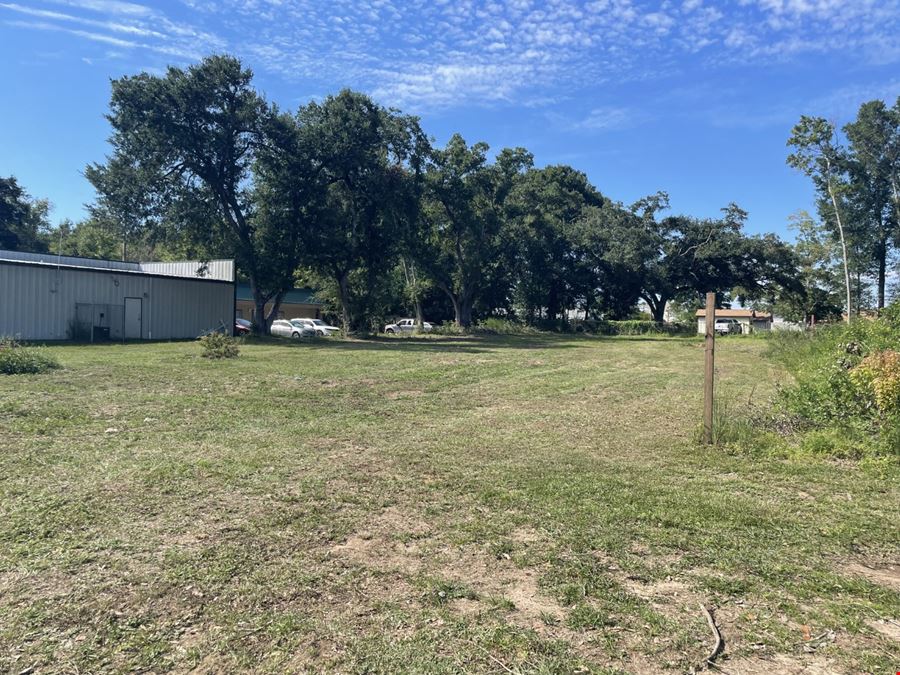 1616 Creighton Road | 0.6-1.3 Acres Ground Lease