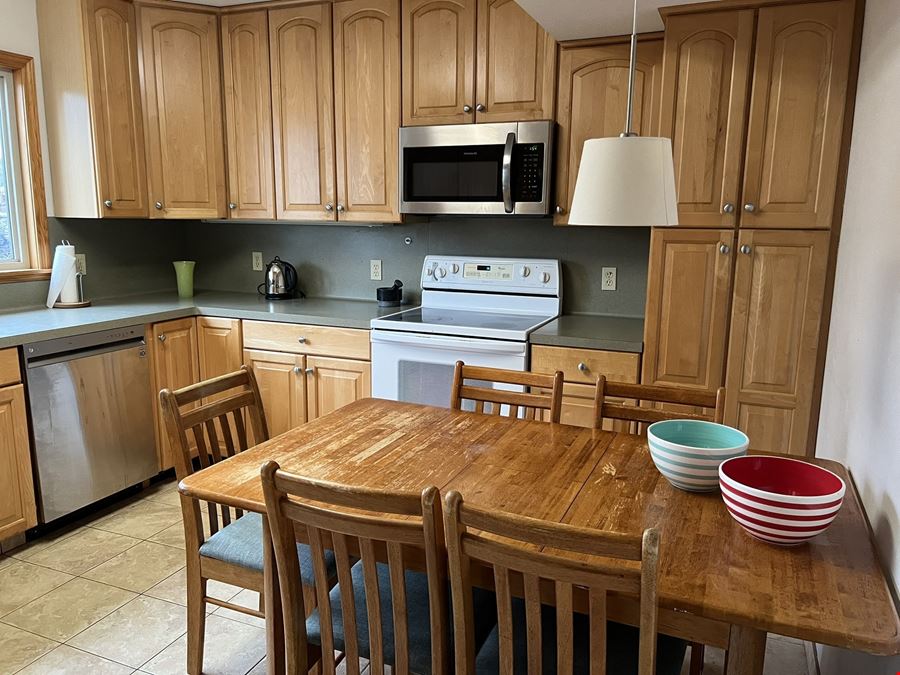 3 Acres 2 Townhomes 5-Bay Garage