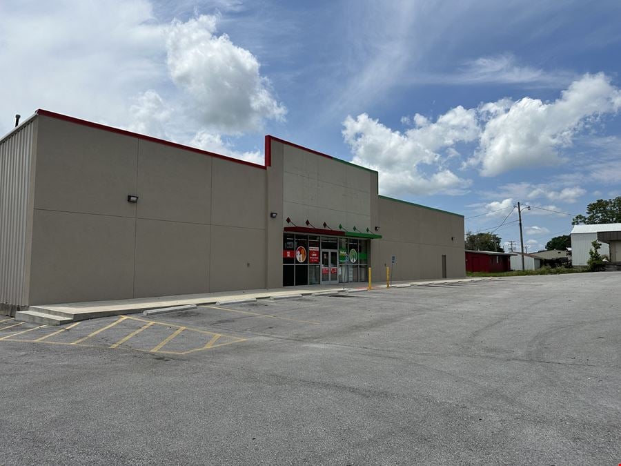 201 E. Tilden Street - ±10,706 SF Freestanding Retail Building For Sublease