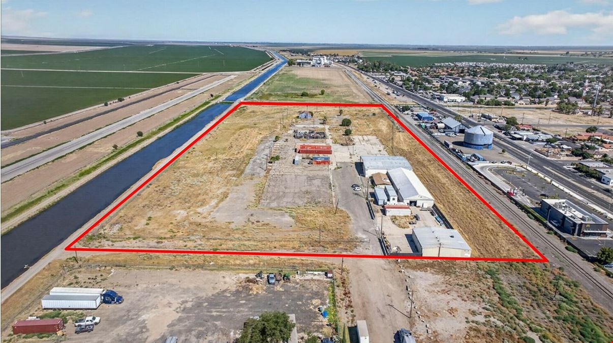 ±21,000 SF on ±18 Acres of Prime Industrial Land in Firebaugh, CA