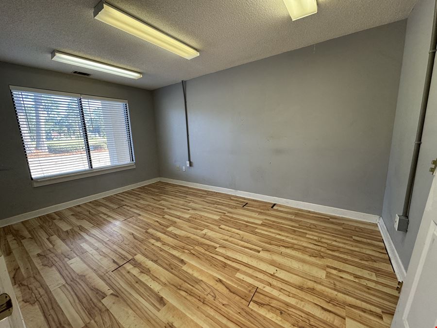 Flex / Warehouse Space - HWY 170 - Hazzard Creek